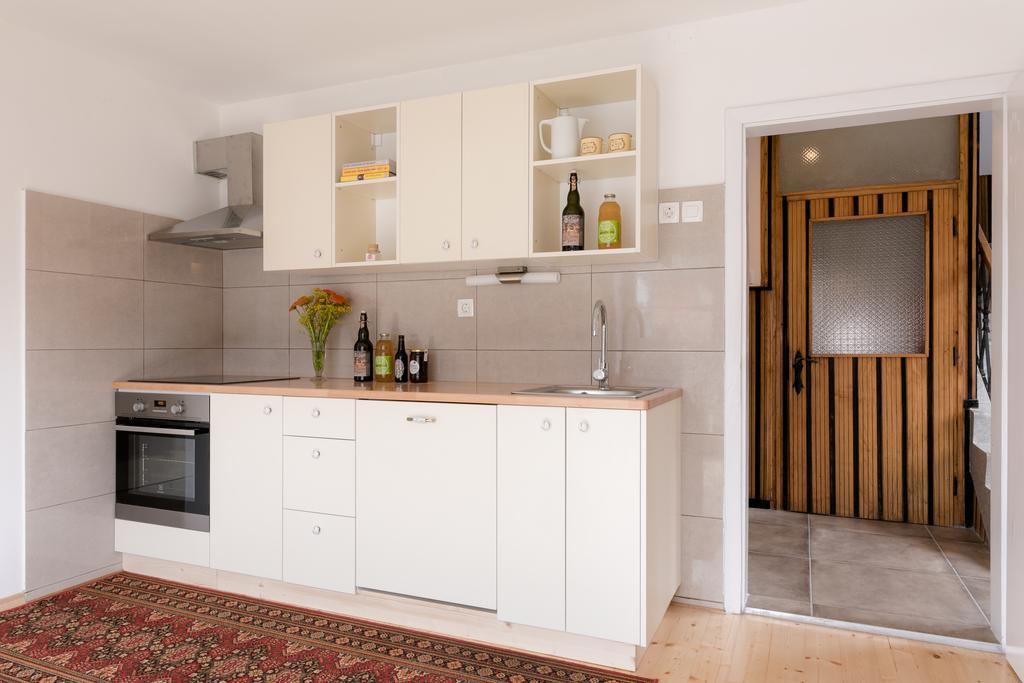 Vila Sejalec Villa Lesce  Luaran gambar