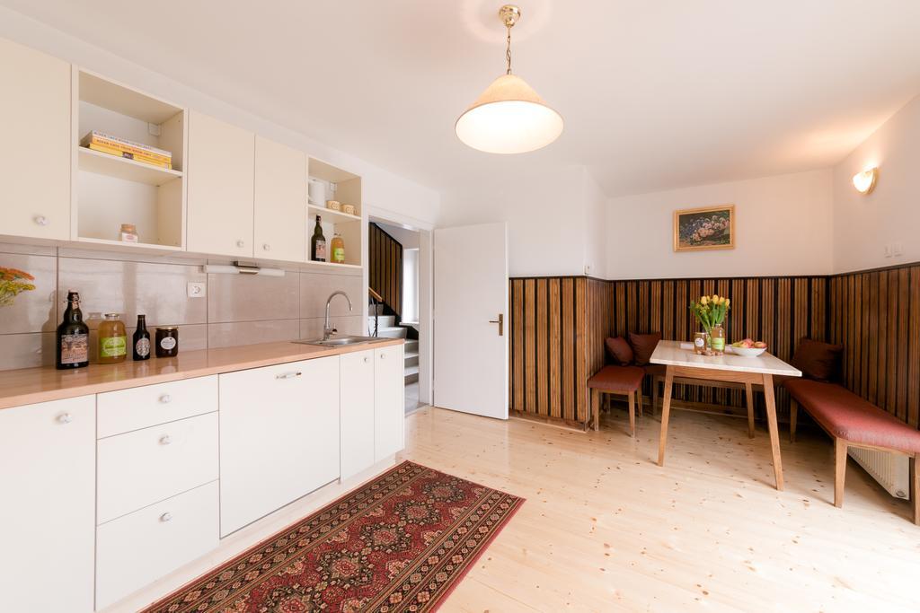 Vila Sejalec Villa Lesce  Luaran gambar