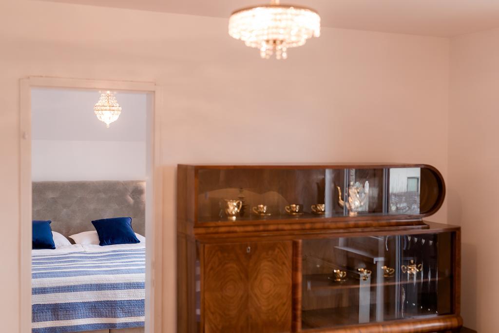 Vila Sejalec Villa Lesce  Luaran gambar
