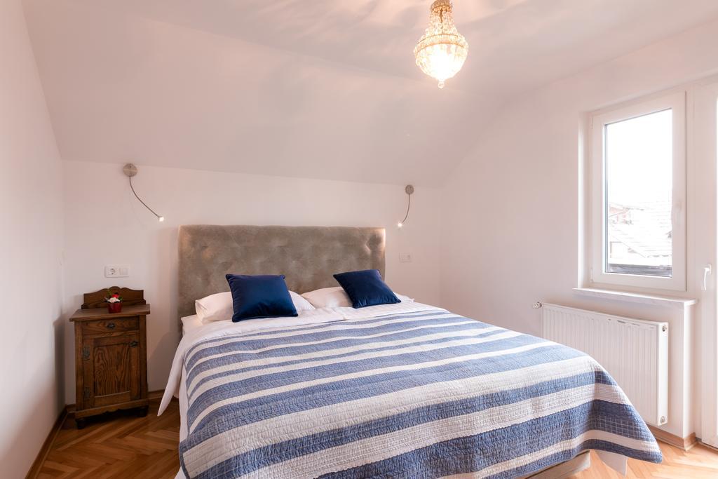 Vila Sejalec Villa Lesce  Luaran gambar
