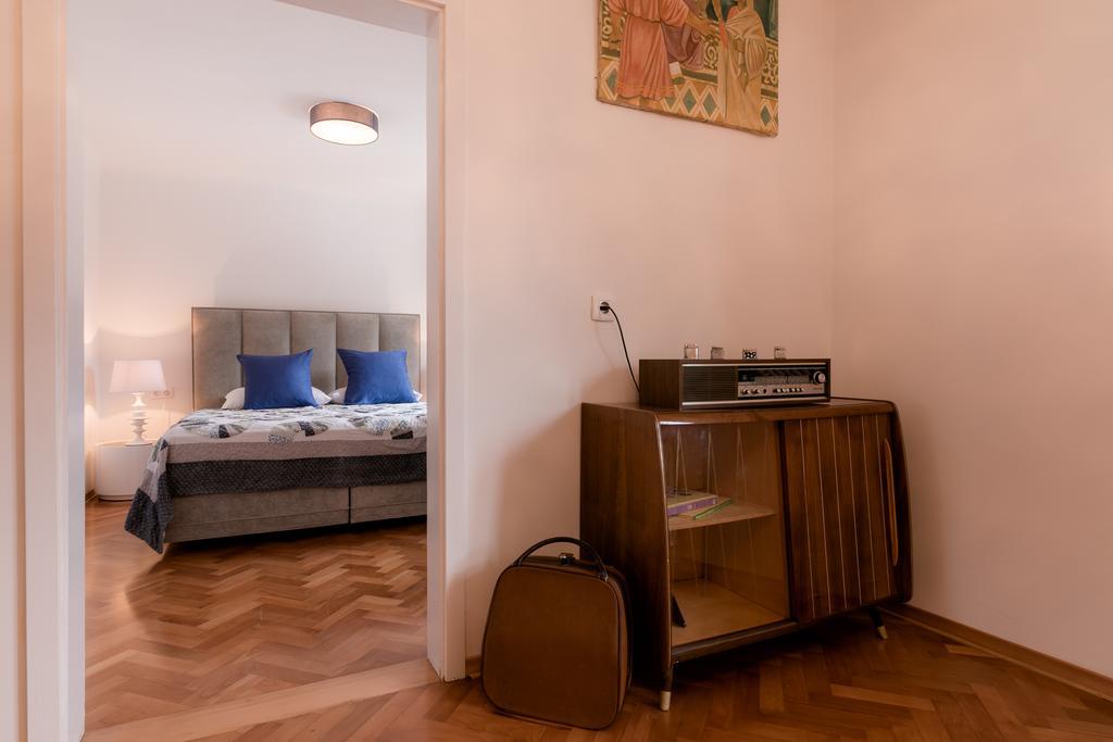 Vila Sejalec Villa Lesce  Luaran gambar